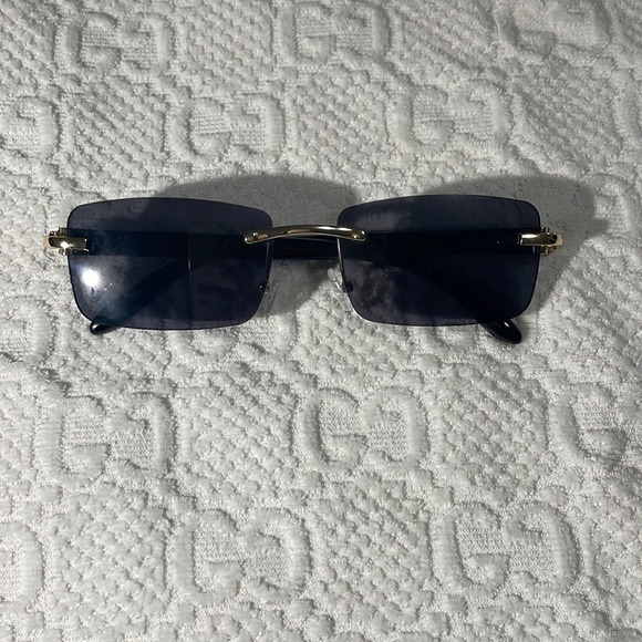 Sunglasses - Picture 1 of 2